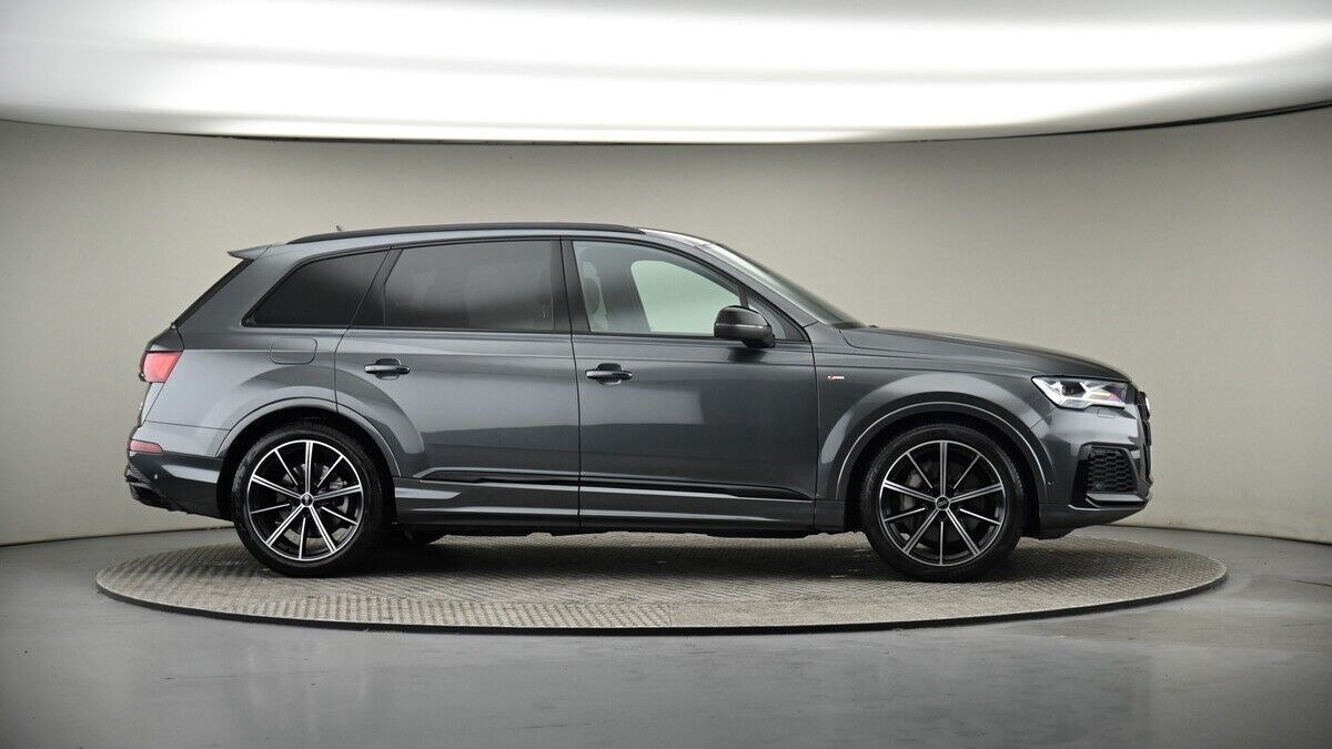 More views of Audi Q7