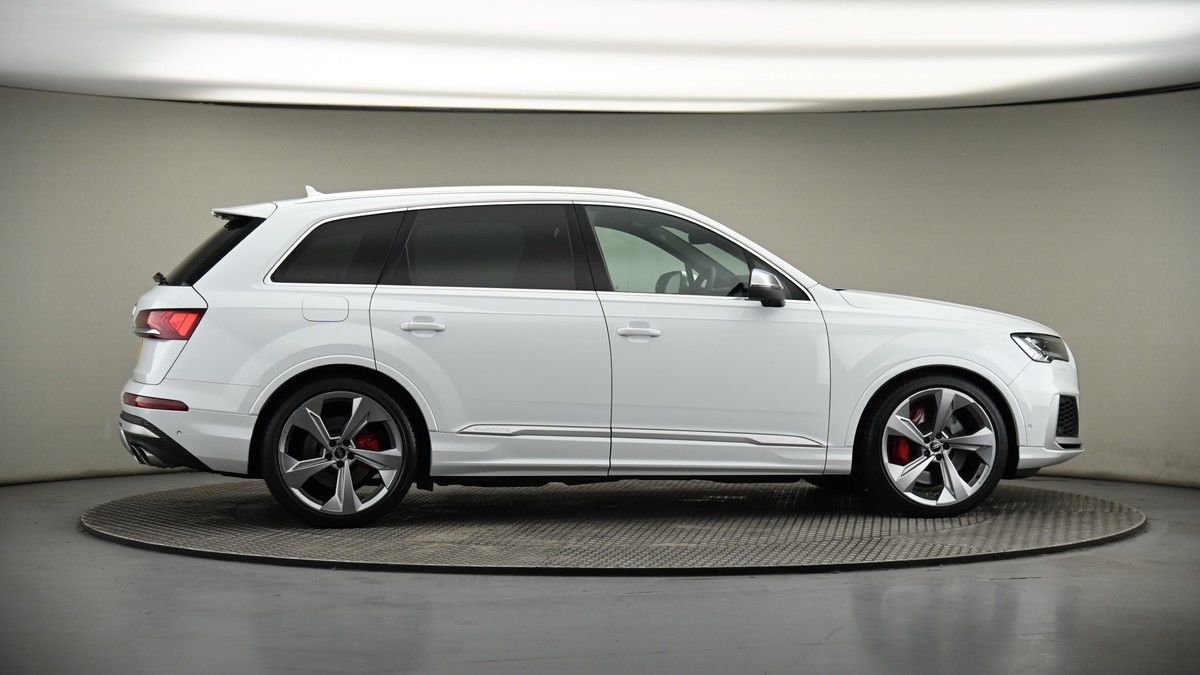 More views of Audi SQ7