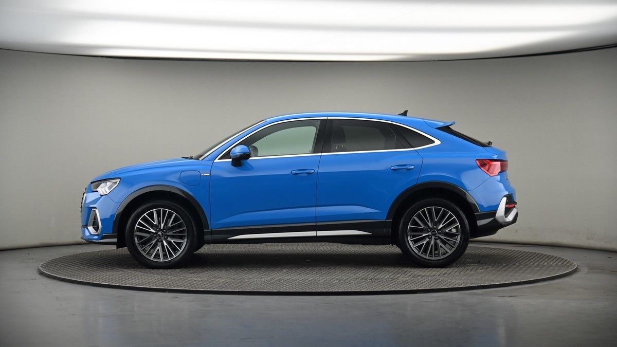 Audi Q3 Image 19