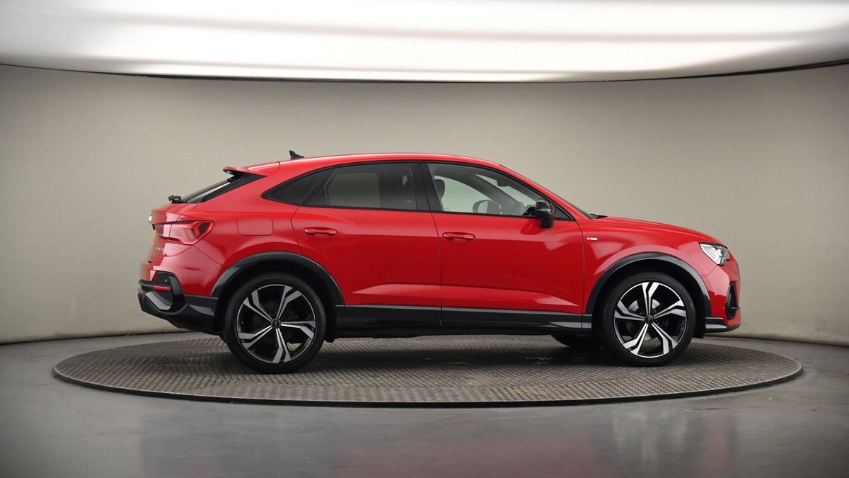 More views of Audi Q3