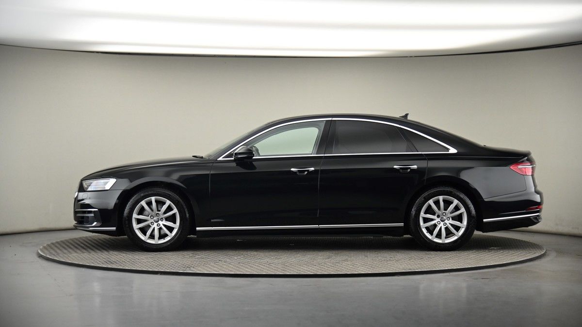 Audi A8 Image 19