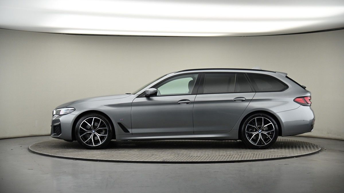 BMW 5 Series Image 18