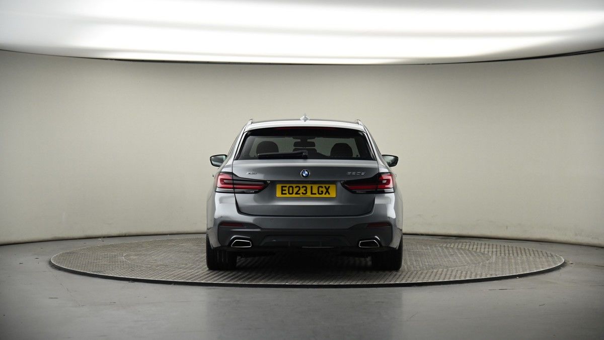 BMW 5 Series Image 16