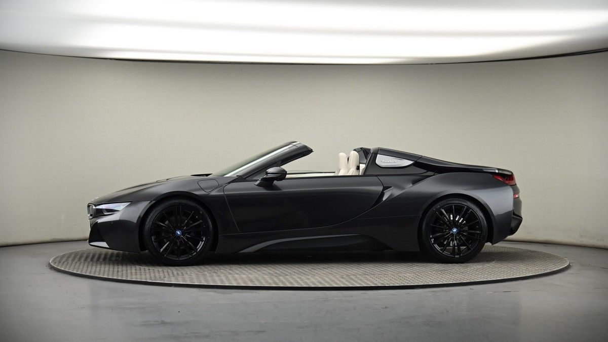 More views of BMW i8