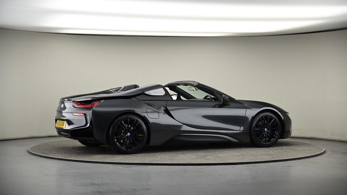 More views of BMW i8