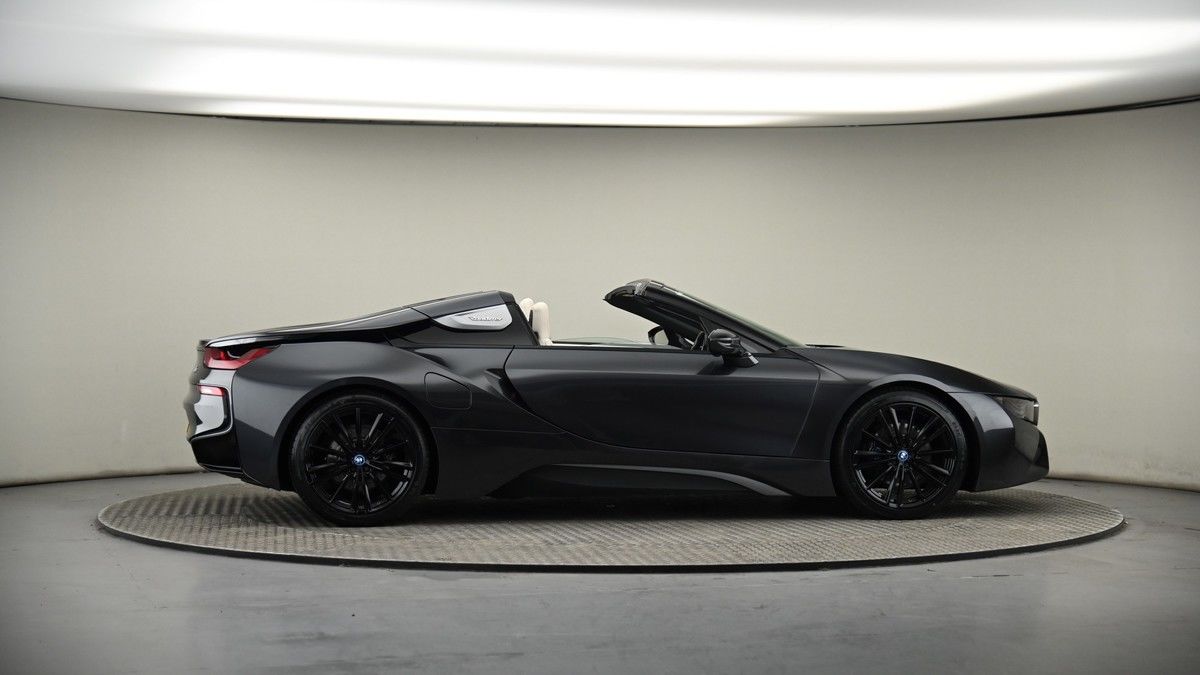 More views of BMW i8