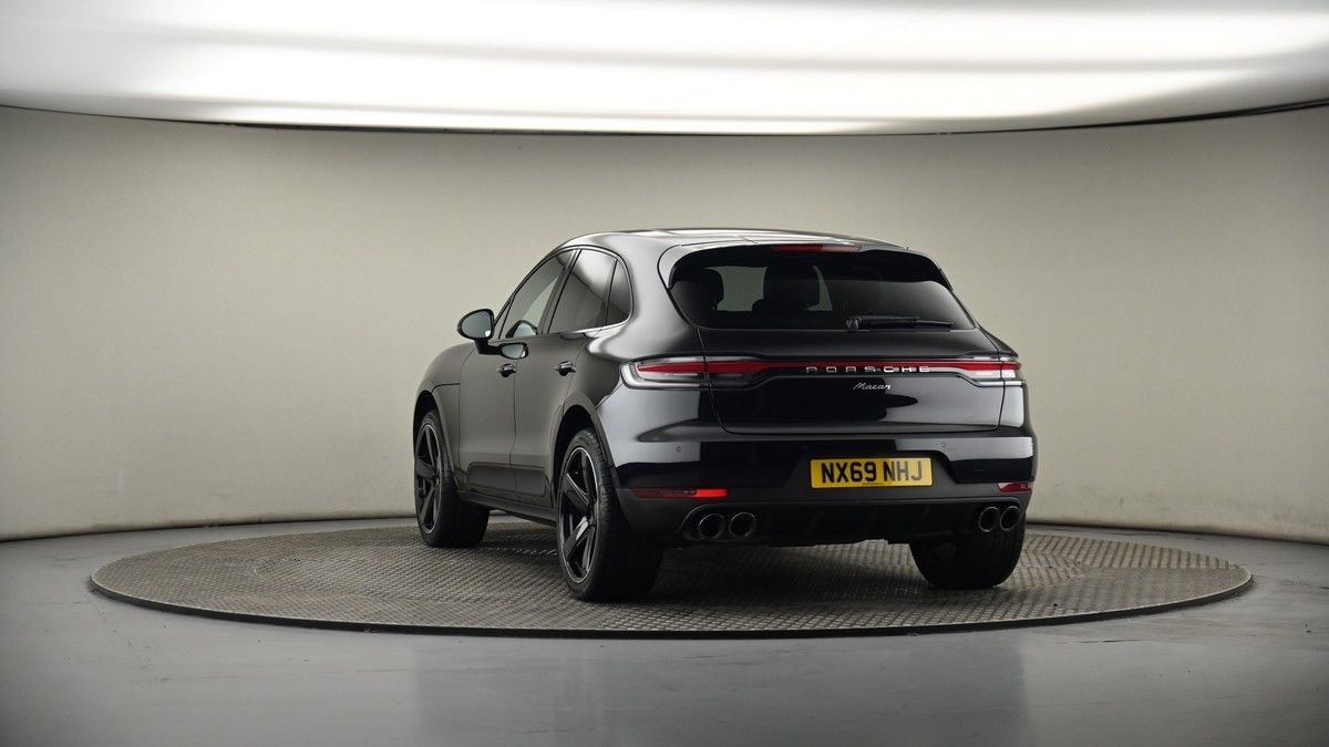 More views of Porsche Macan