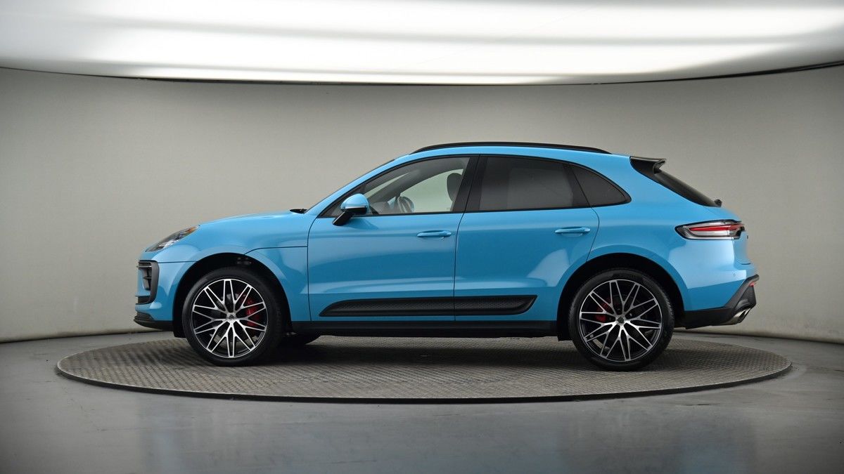 More views of Porsche Macan