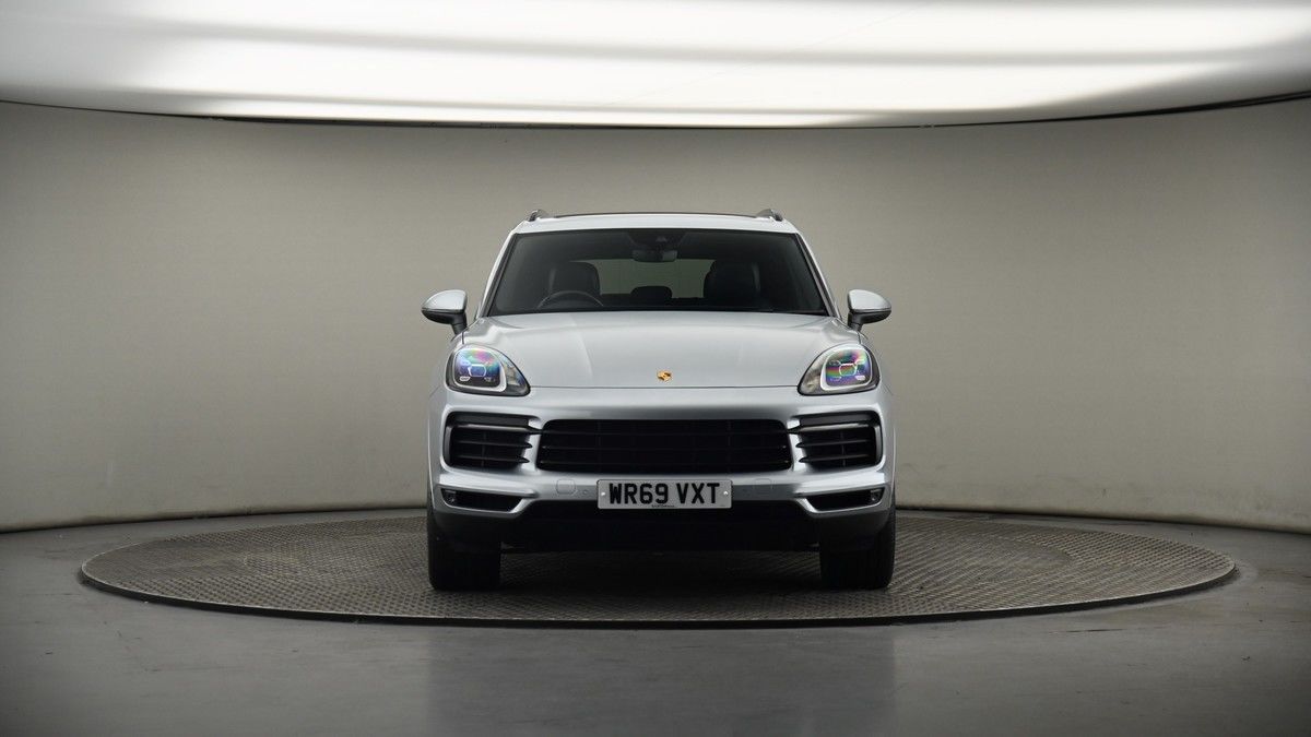 Porsche Cayenne Image 18