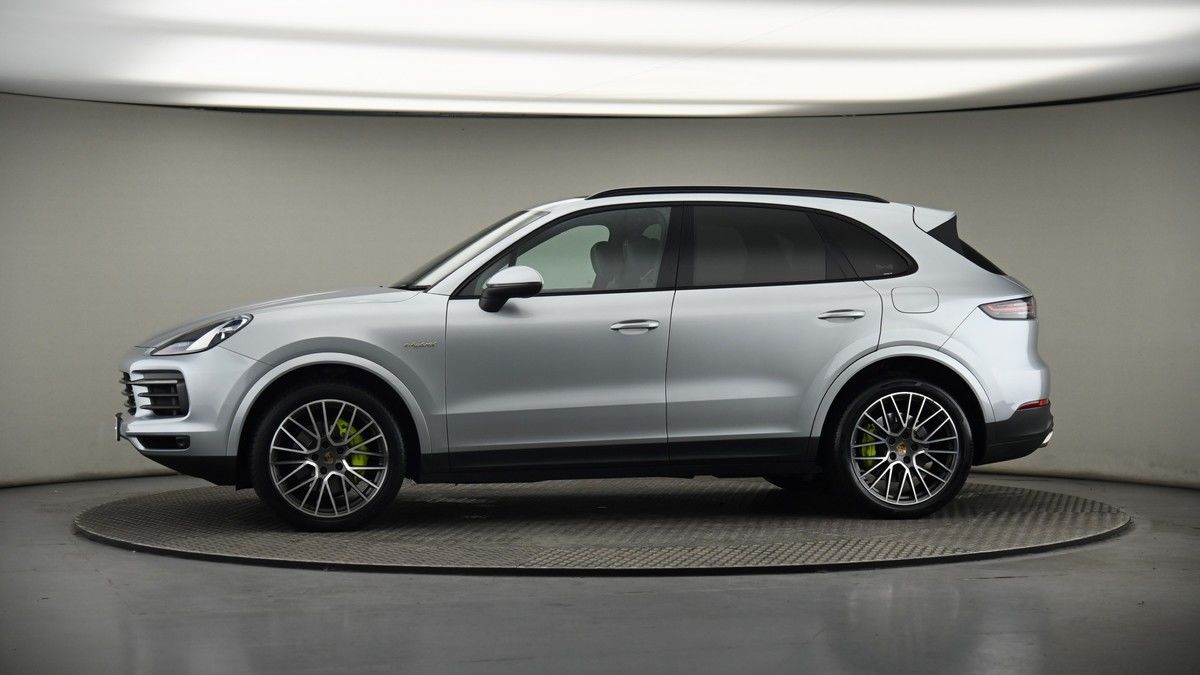 More views of Porsche Cayenne