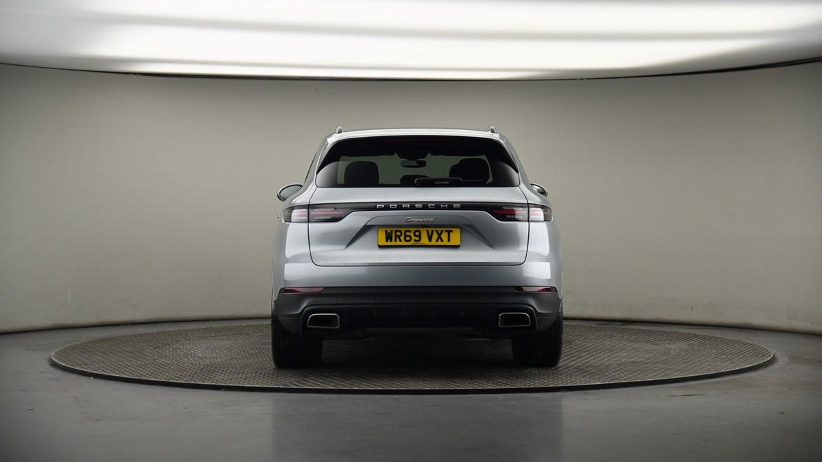 Porsche Cayenne Image 17