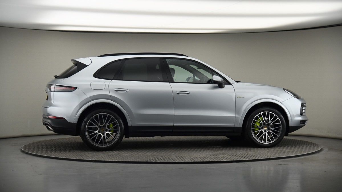 More views of Porsche Cayenne