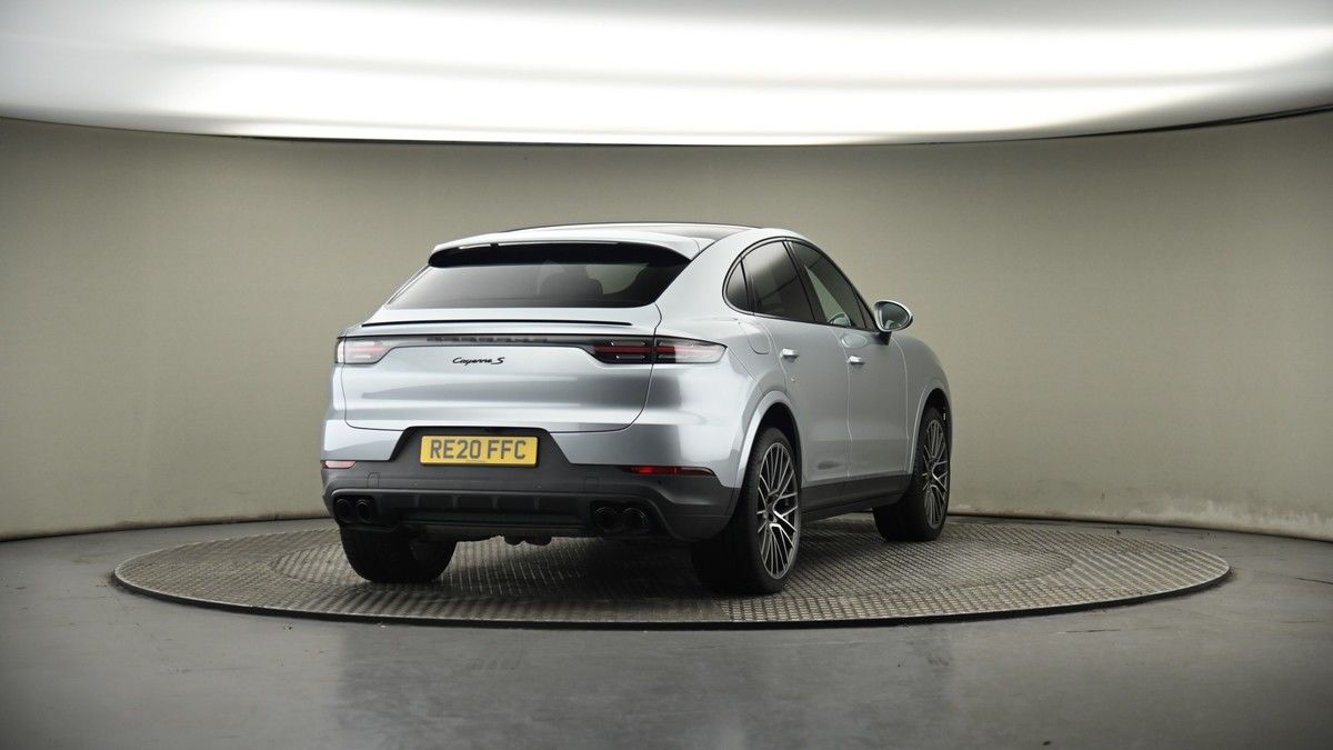 More views of Porsche Cayenne