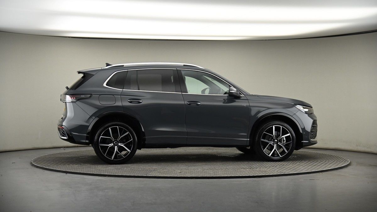 More views of Volkswagen Tiguan