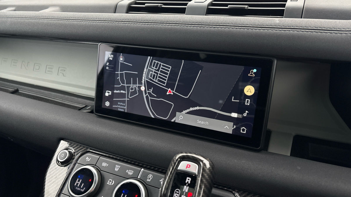 Land Rover Defender 90 Urban Image 17