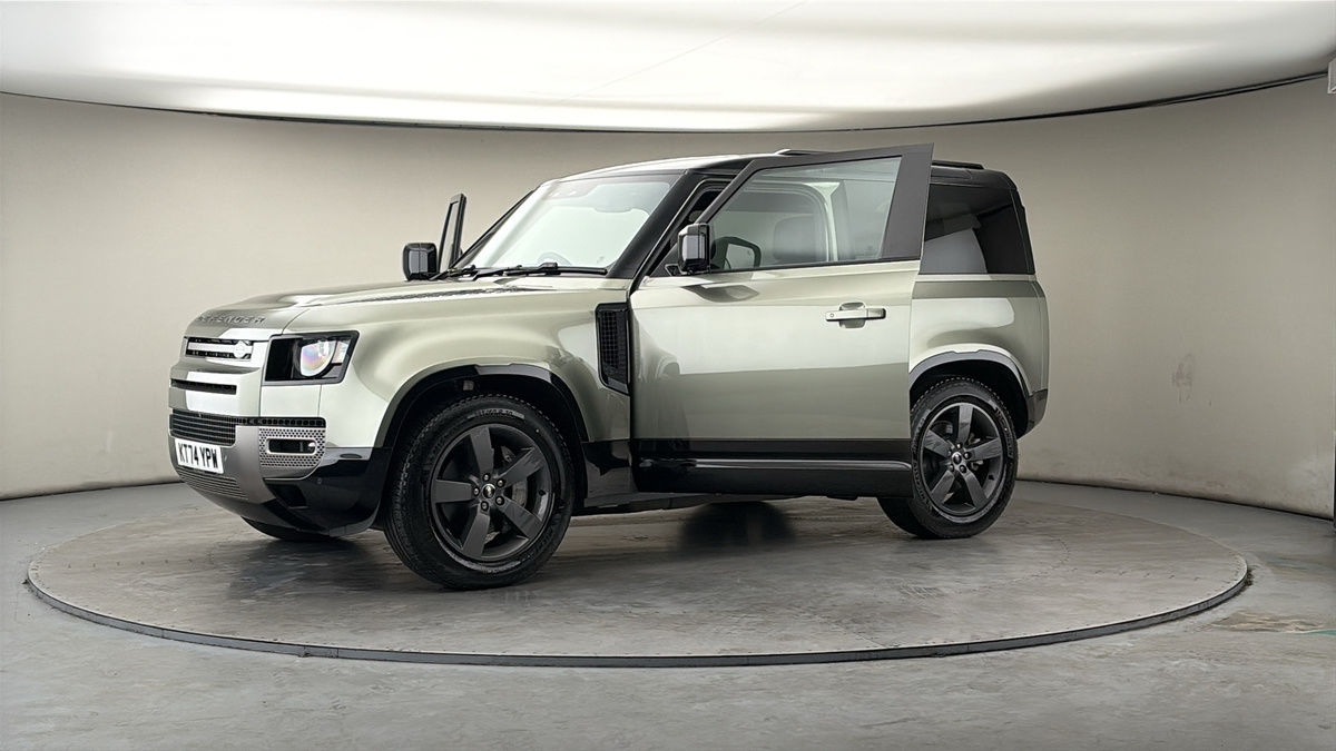 More views of Land Rover Defender 90