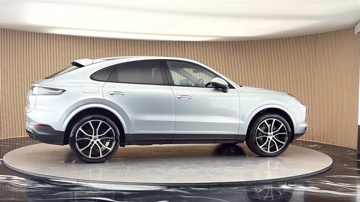 More views of Porsche Cayenne