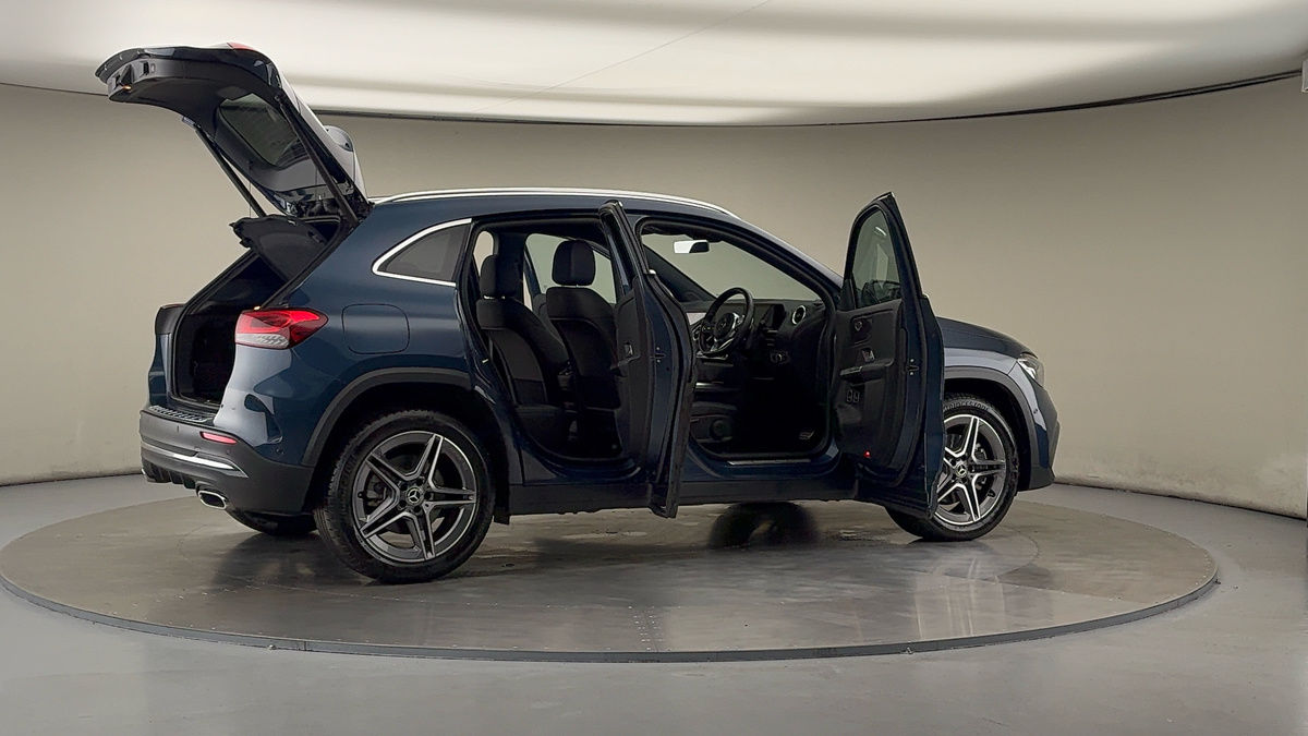 More views of Mercedes-Benz GLA