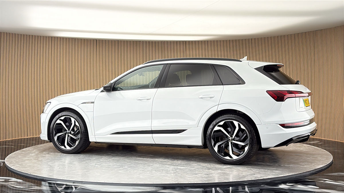 More views of Audi e-tron