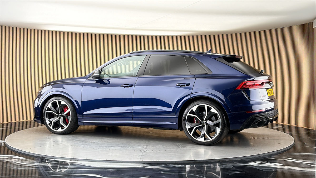More views of Audi RSQ8
