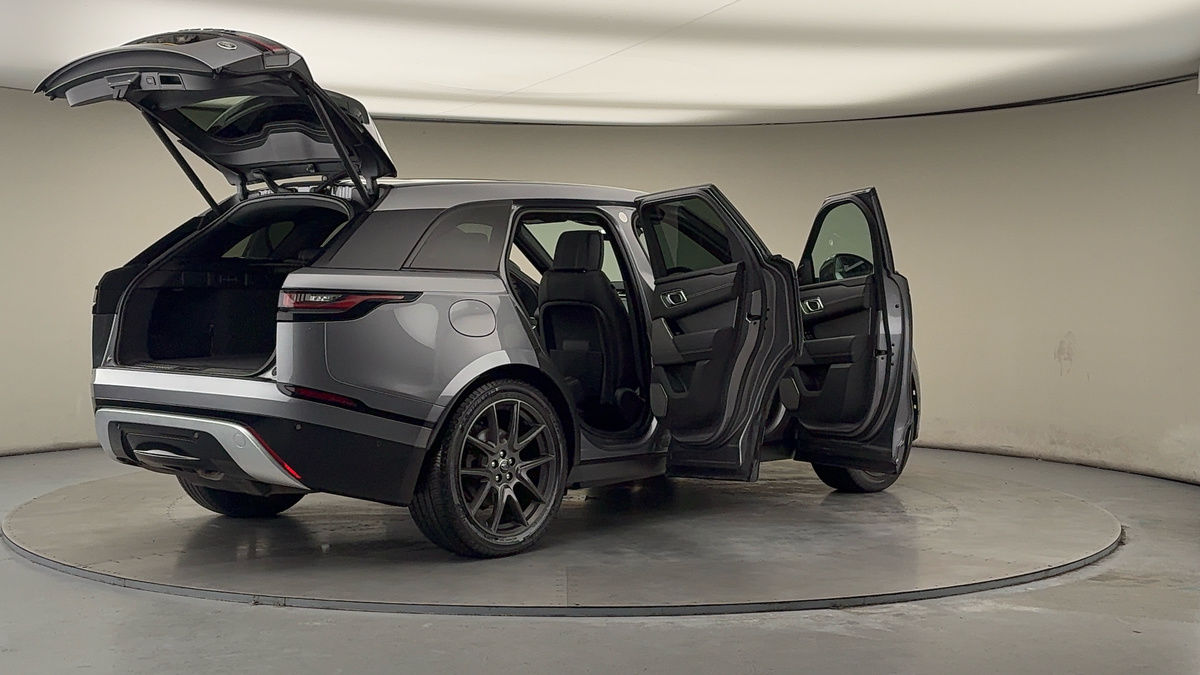 More views of Land Rover Range Rover Velar