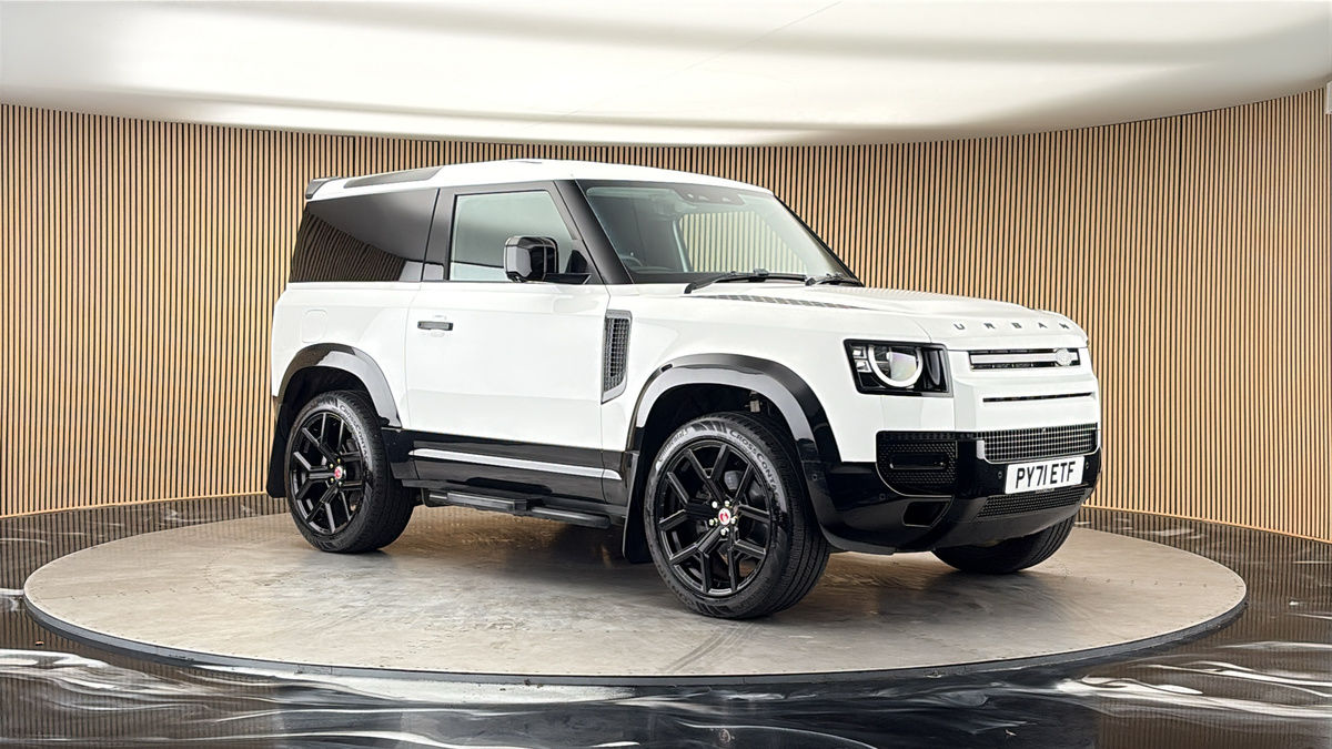 More views of Land Rover Defender 90