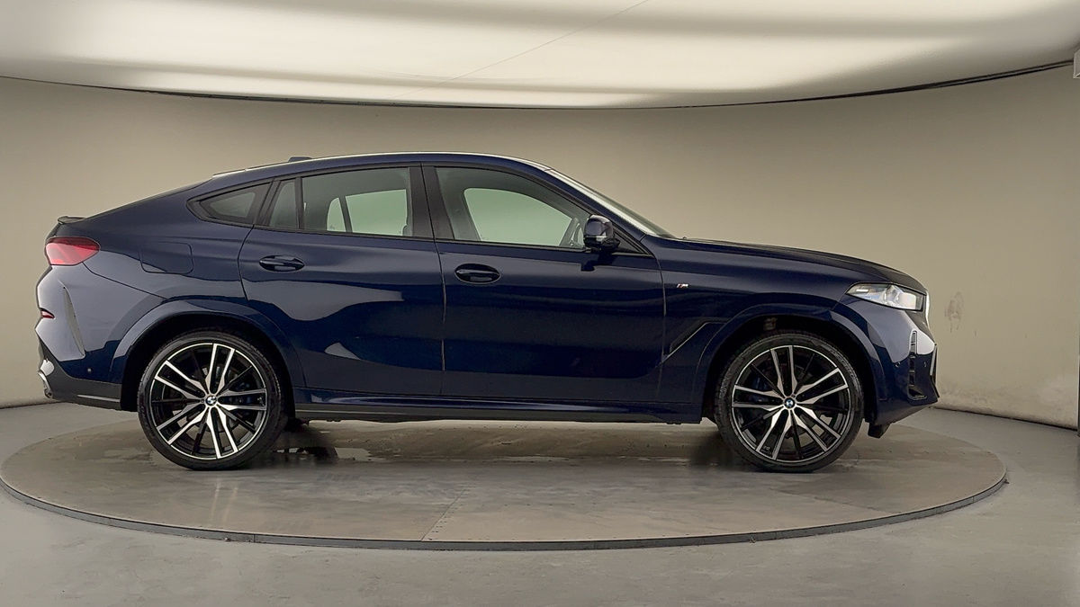 BMW X6 Image 16