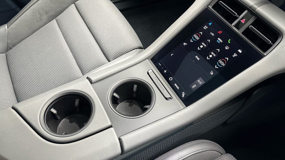 Porsche Taycan Image 18