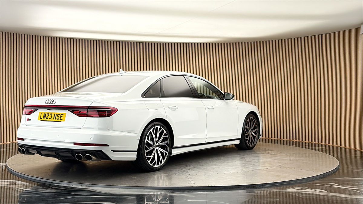 More views of Audi S8
