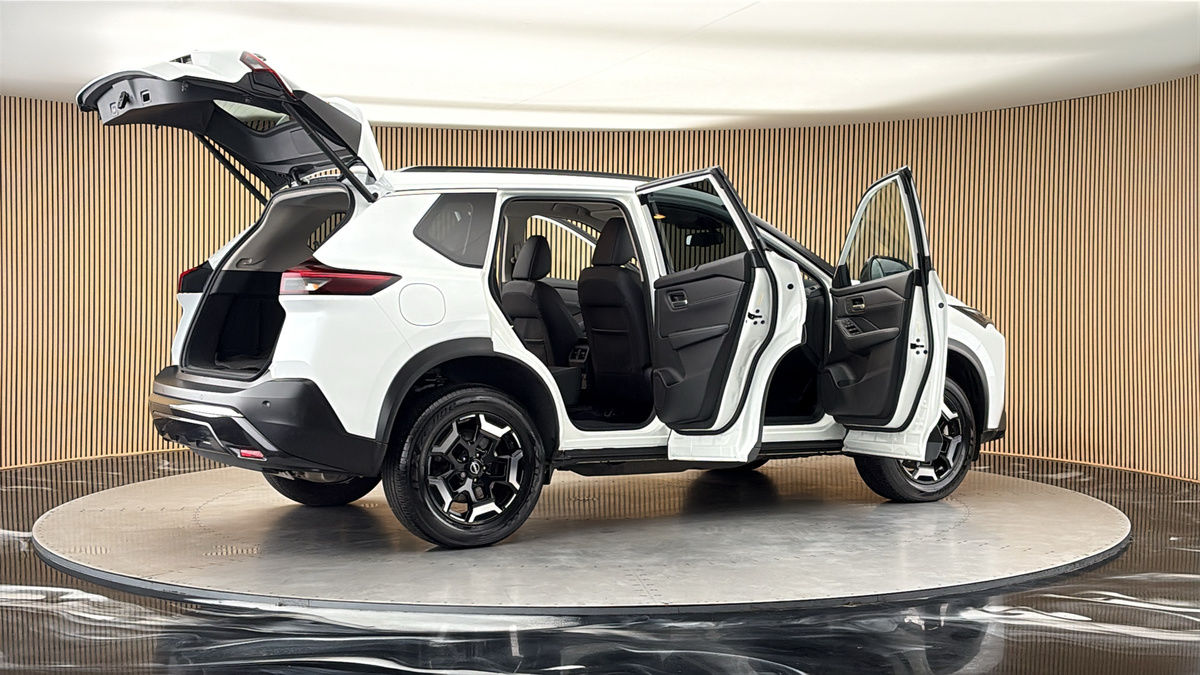 More views of Nissan X-Trail