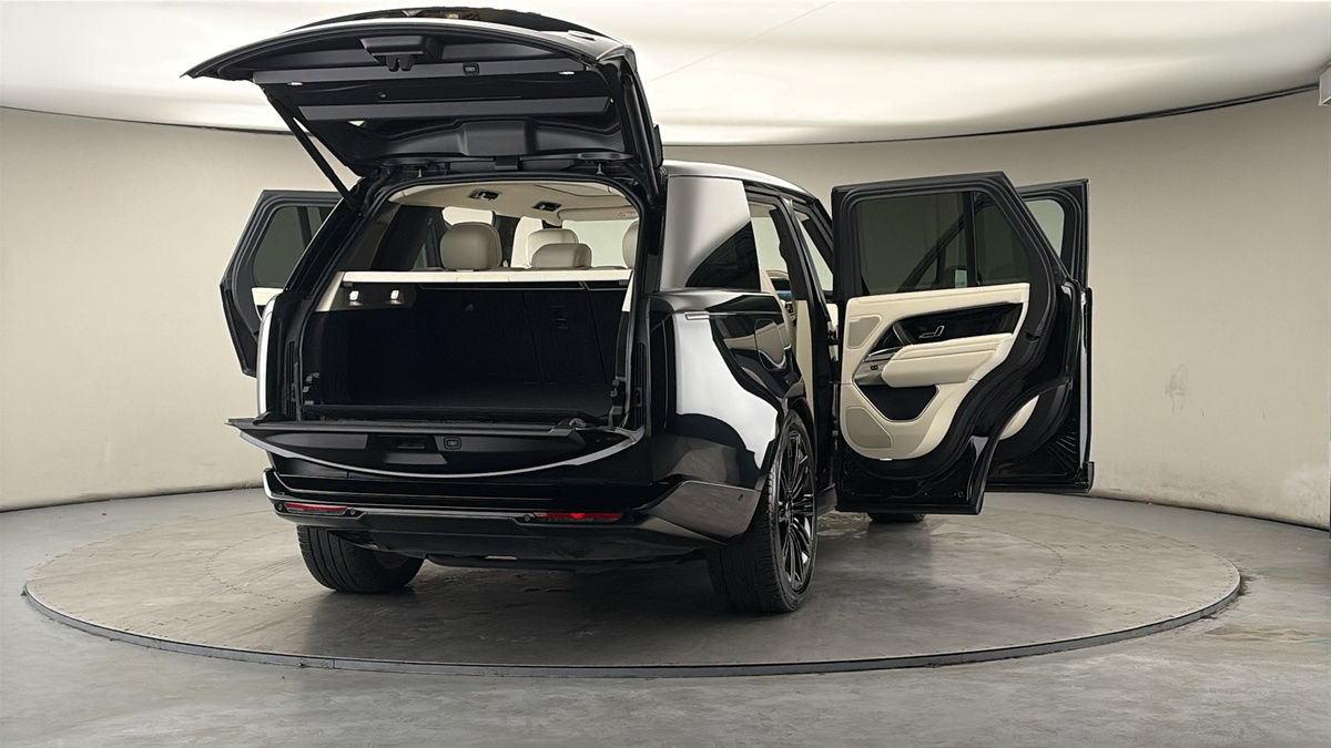 More views of Land Rover Range Rover