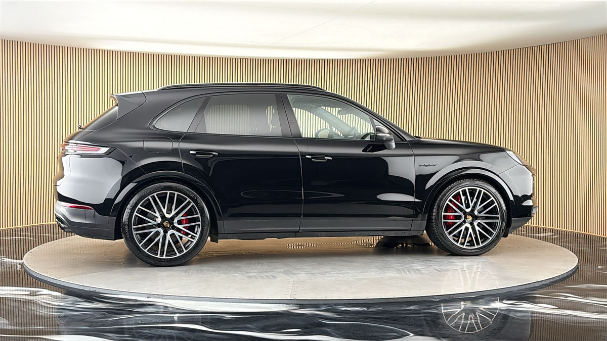 More views of Porsche Cayenne