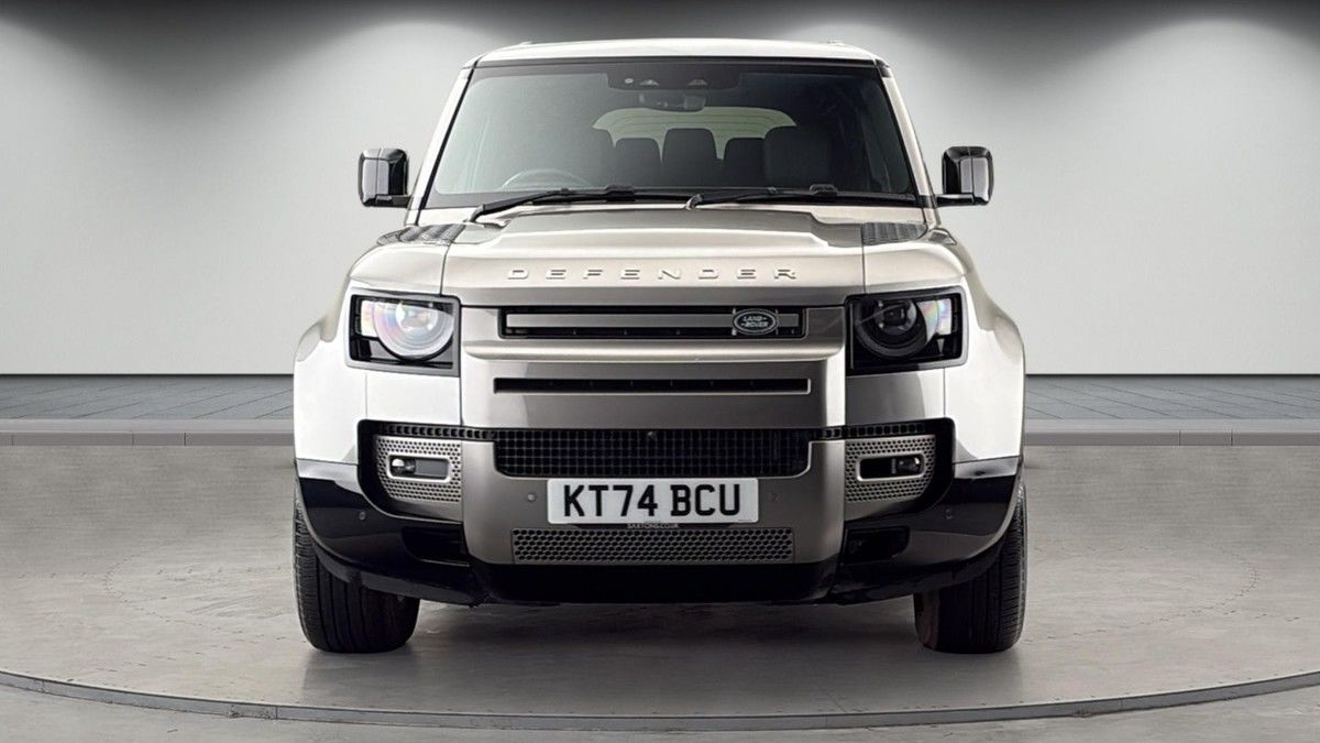 Land Rover Defender 110 Image 3