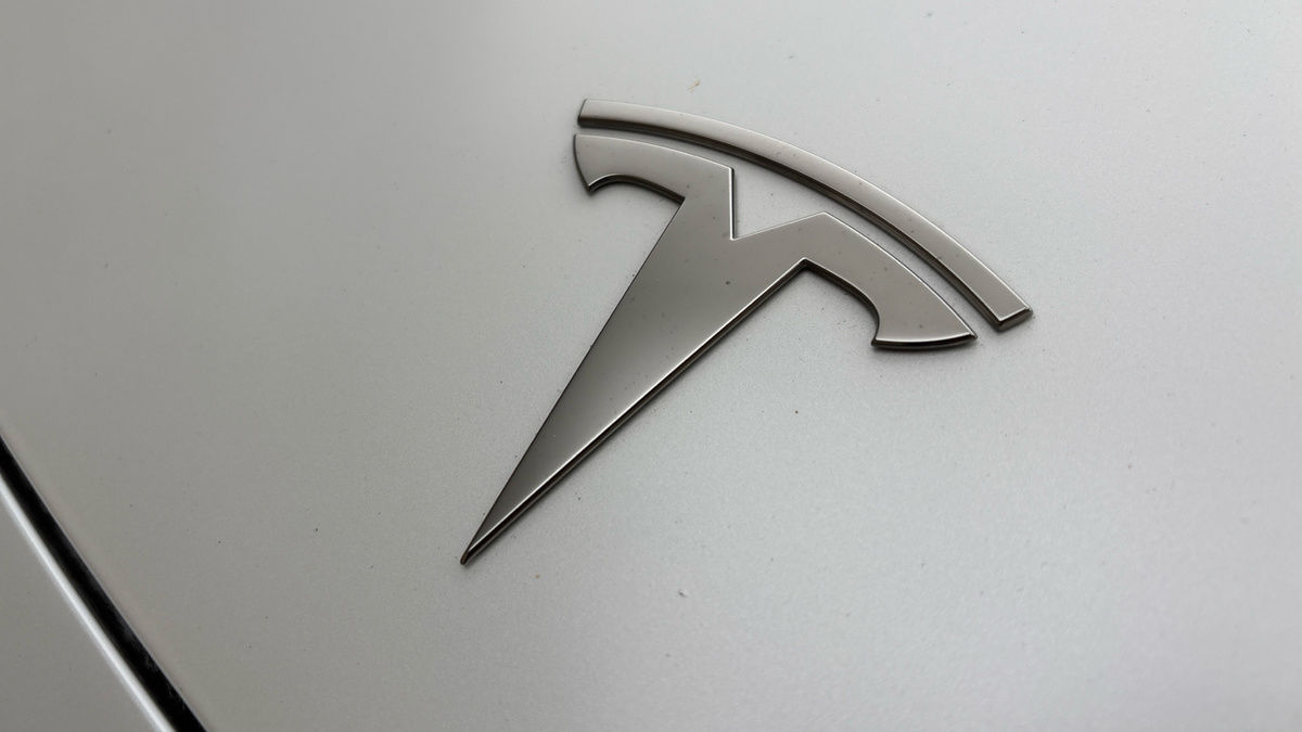 Tesla Model 3 Image 24
