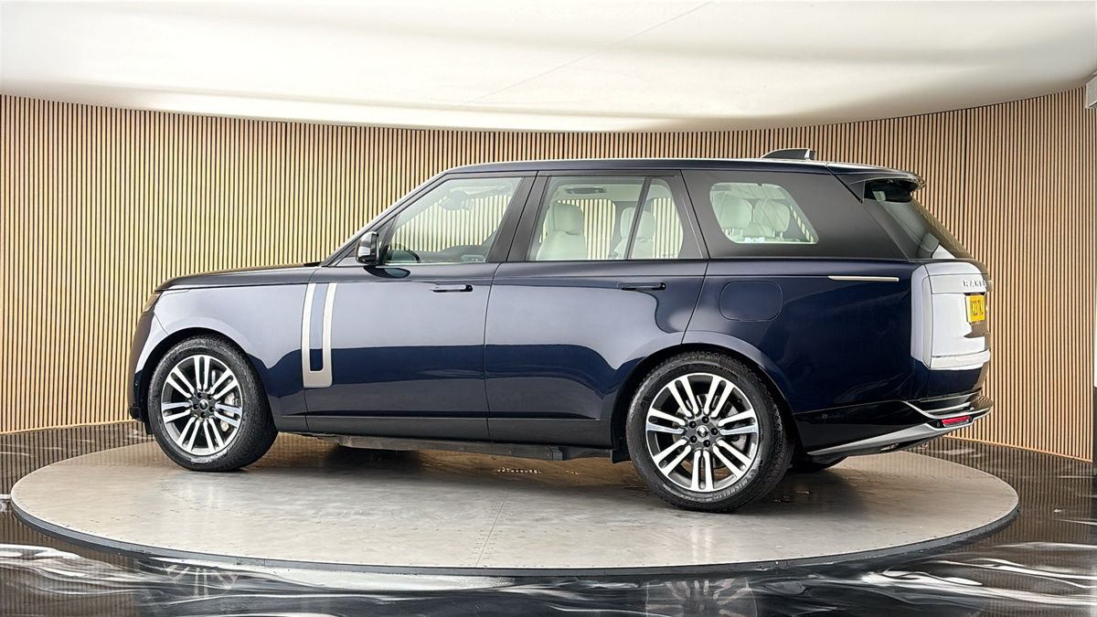 More views of Land Rover Range Rover