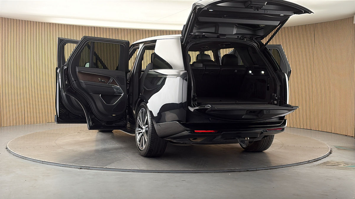 More views of Land Rover Range Rover