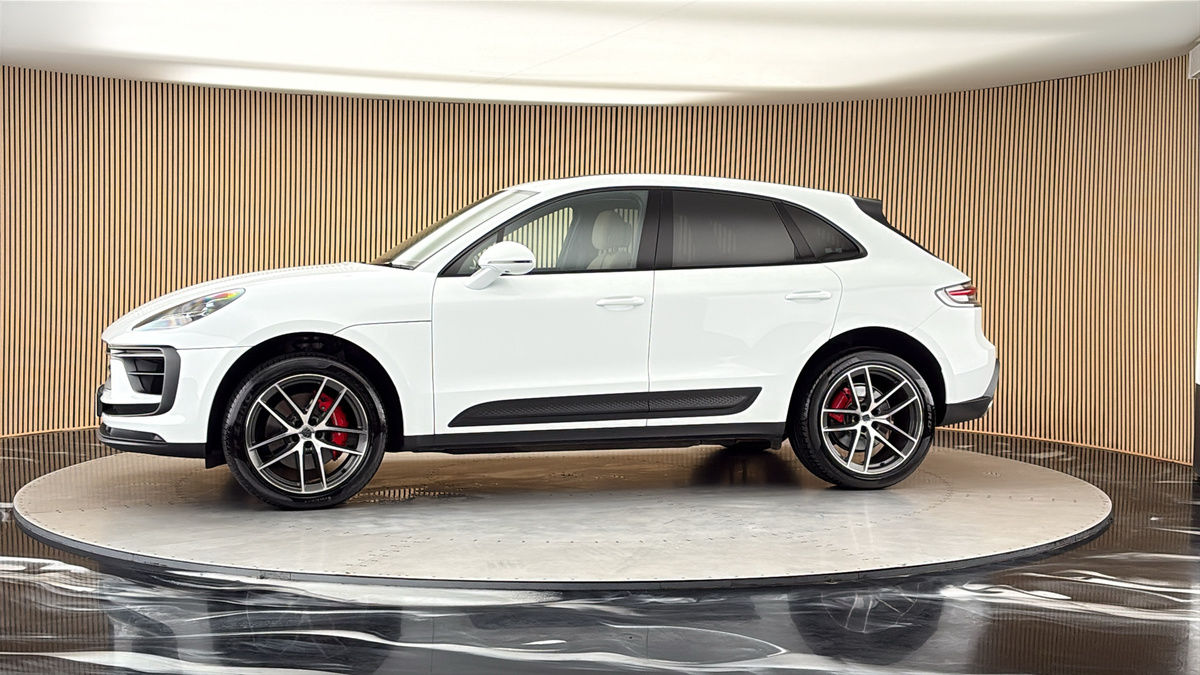 More views of Porsche Macan