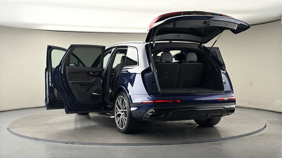 More views of Audi Q7