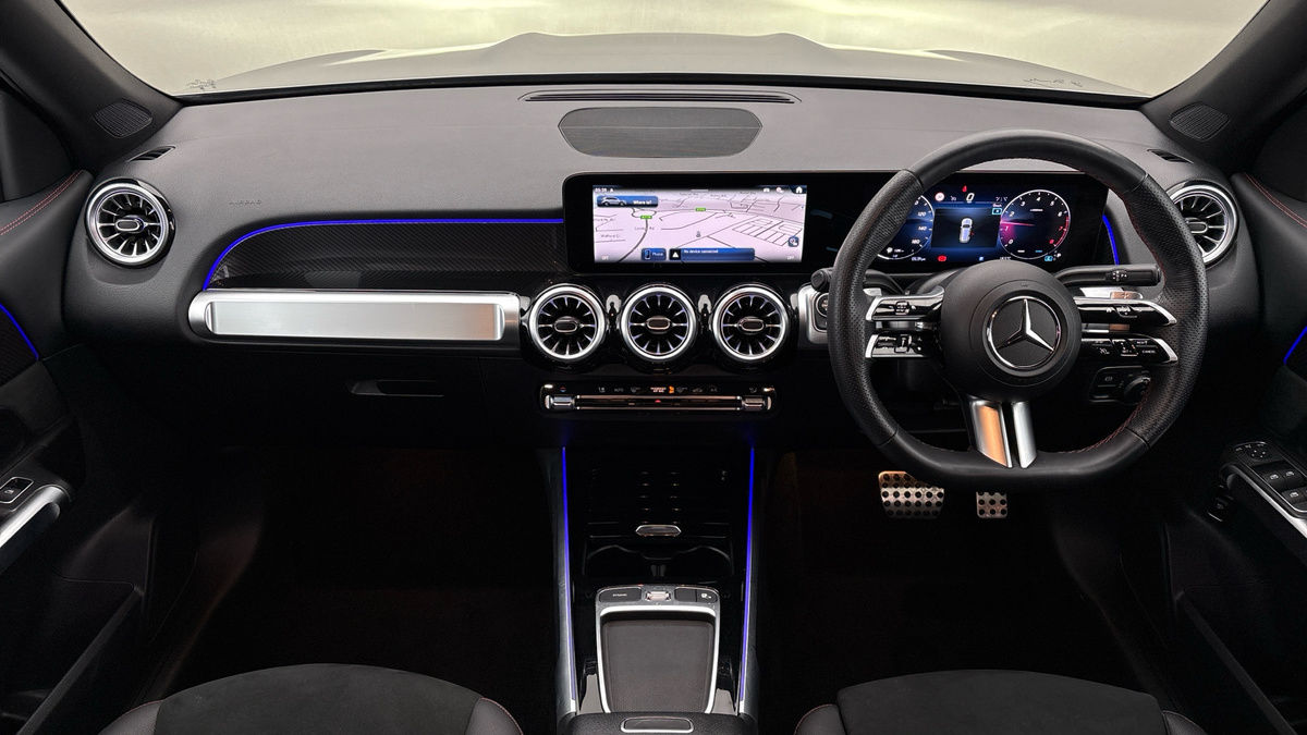 Mercedes-Benz GLB Image 12