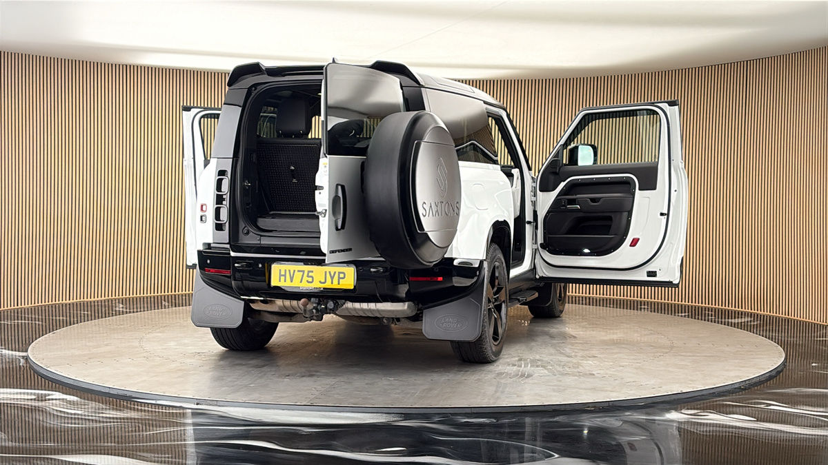 More views of Land Rover Defender 90