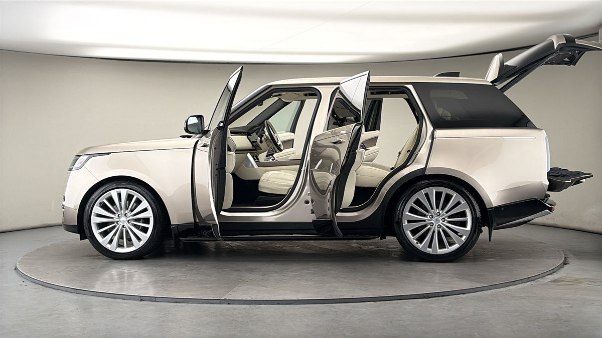 More views of Land Rover Range Rover