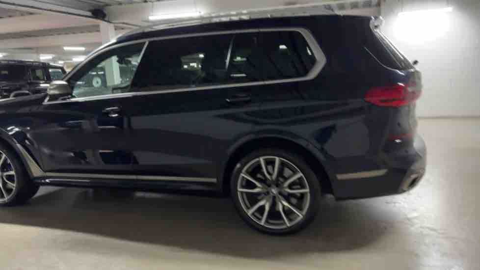 More views of BMW X7
