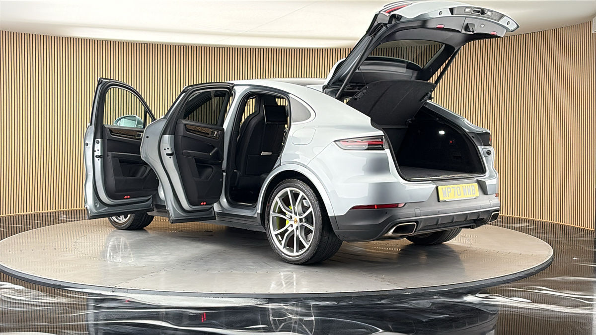 More views of Porsche Cayenne
