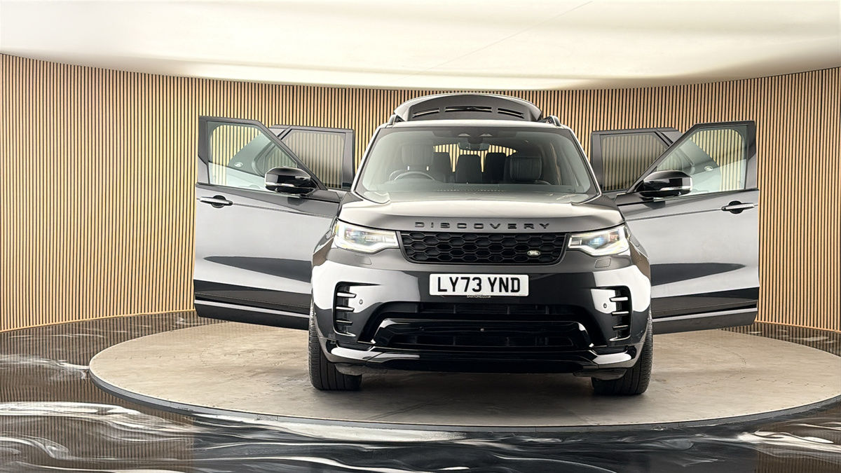 More views of Land Rover Discovery