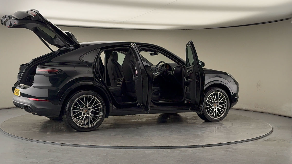 More views of Porsche Cayenne