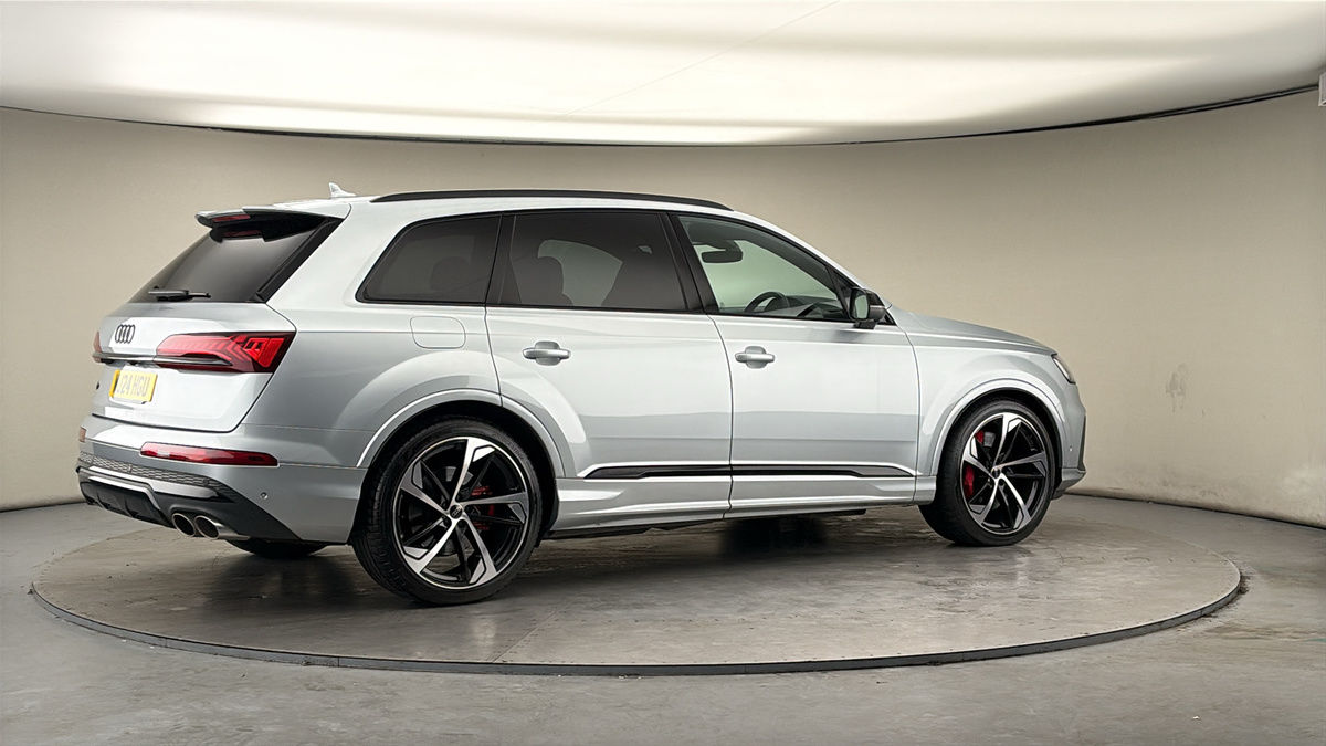 More views of Audi SQ7