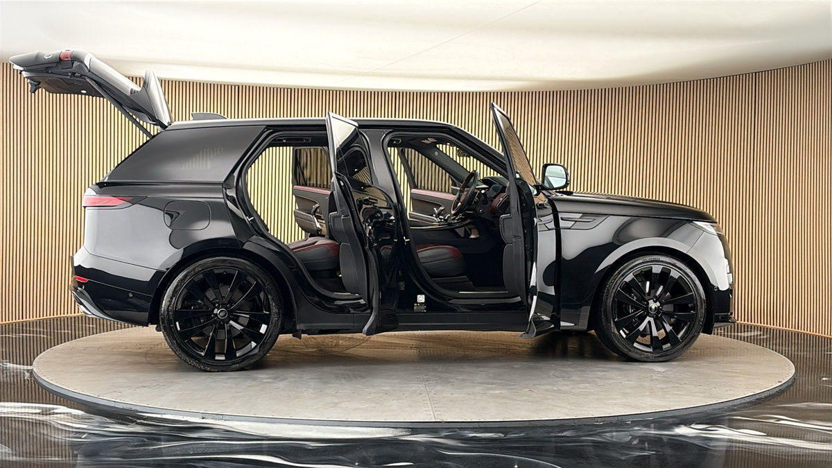 More views of Land Rover Range Rover Sport