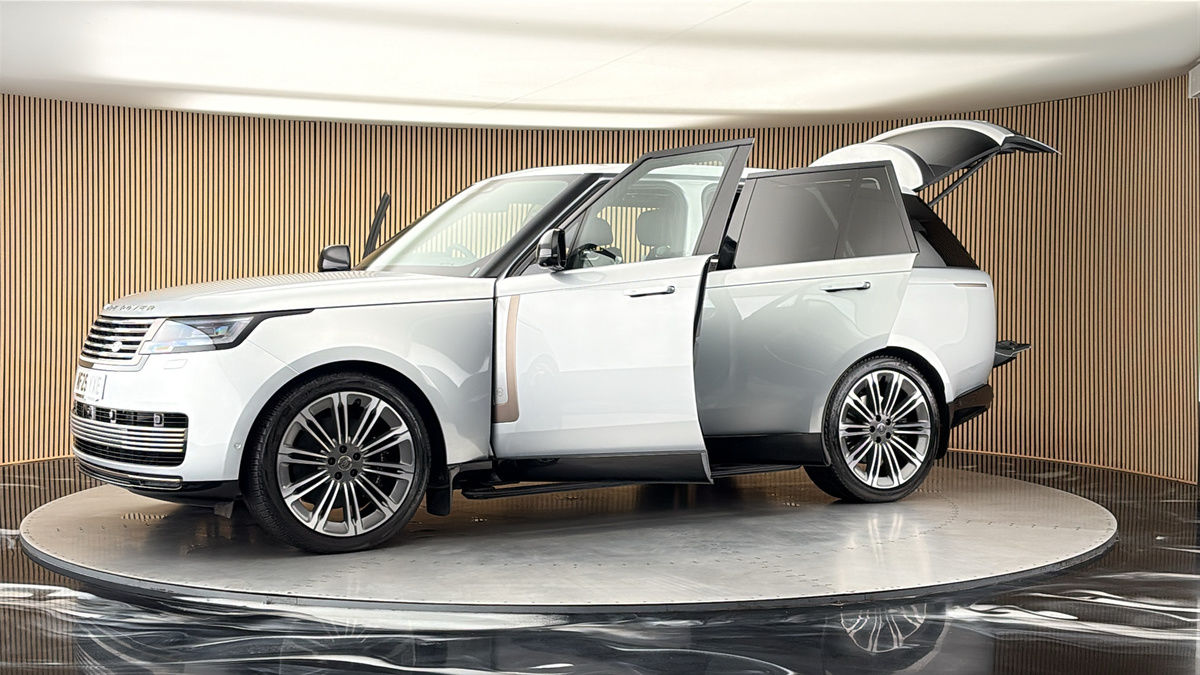More views of Land Rover Range Rover