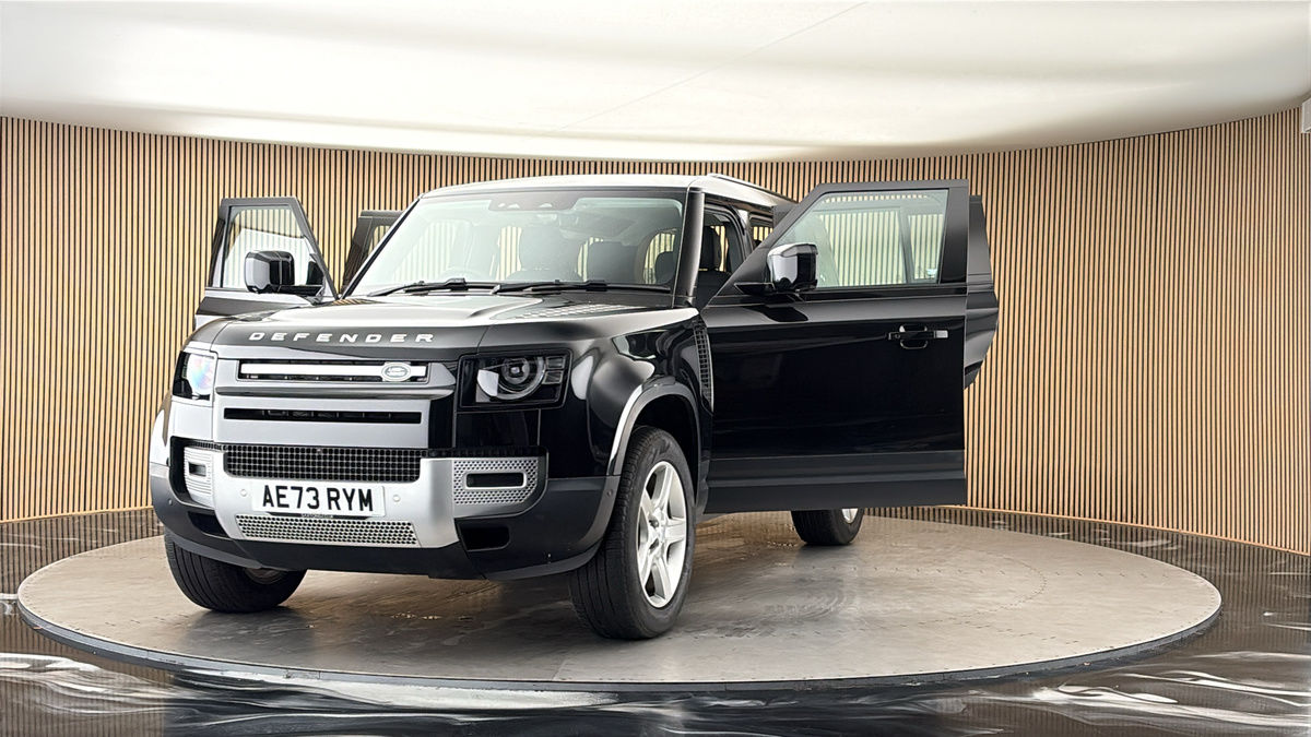 More views of Land Rover Defender 110