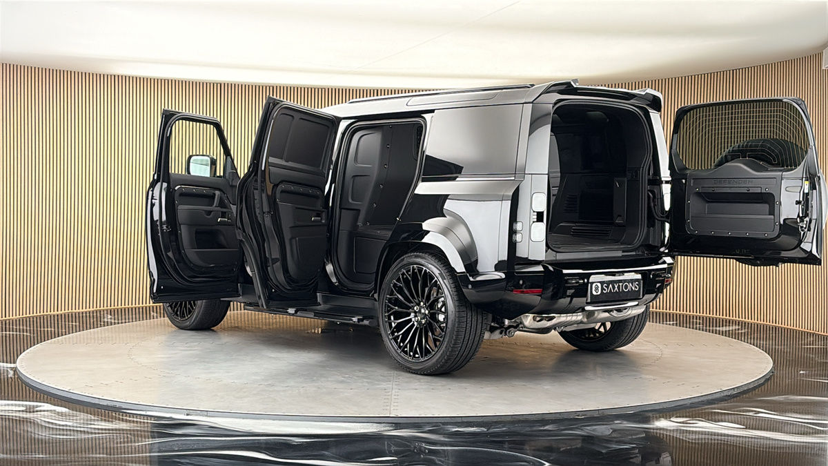 More views of Land Rover Defender 110